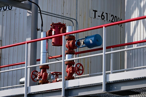 Condensate storage and separation equipment relevant to mercaptan speciation treatment